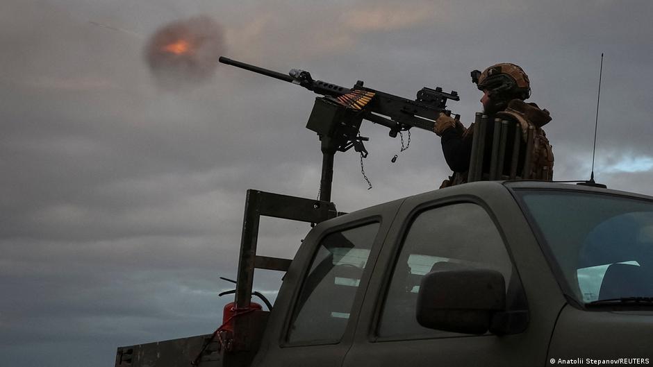 6 muertos en Ucrania por ataques rusos con misiles y drones – DW – 02/11/2025