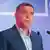 Alexis Tsipras steht an einem Mikrofon beim 5. Thessaloniki Metropolitan Summit am 5.09.2025