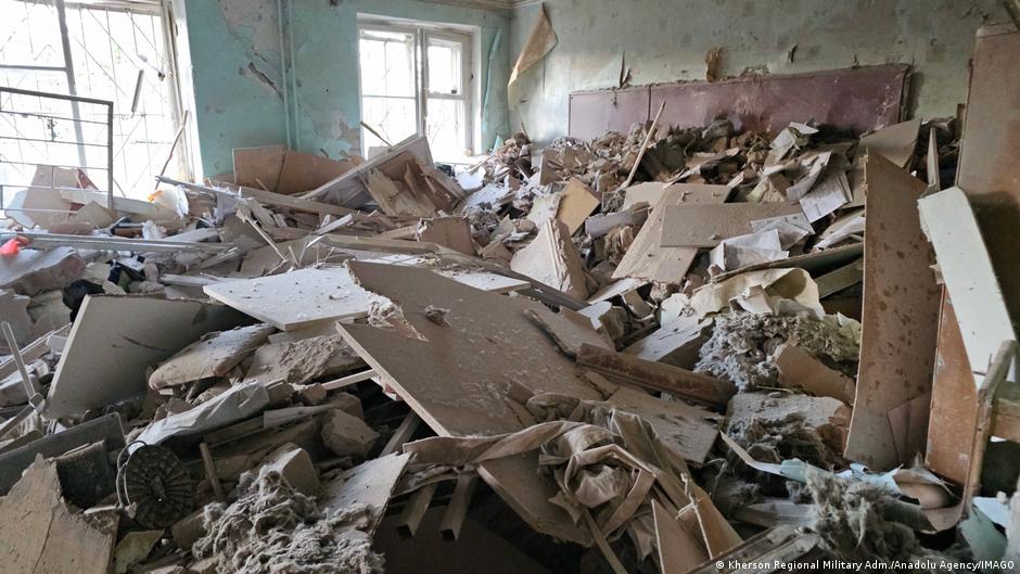 Війська РФ вдарили по дитячій лікарні у Херсоні