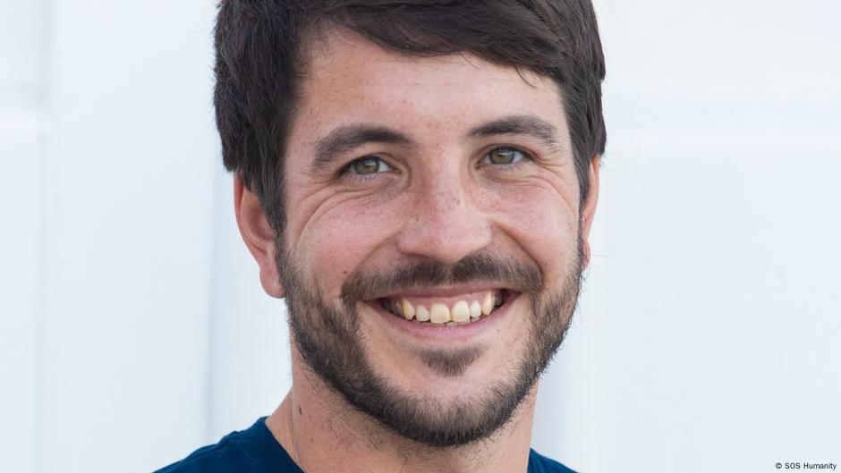 Til Rumenhol, prvi čovek humanitarne organizacije SOS Humanity