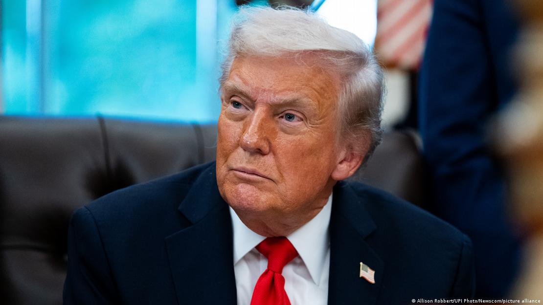 Donald Trump në bisedë me gazetarë