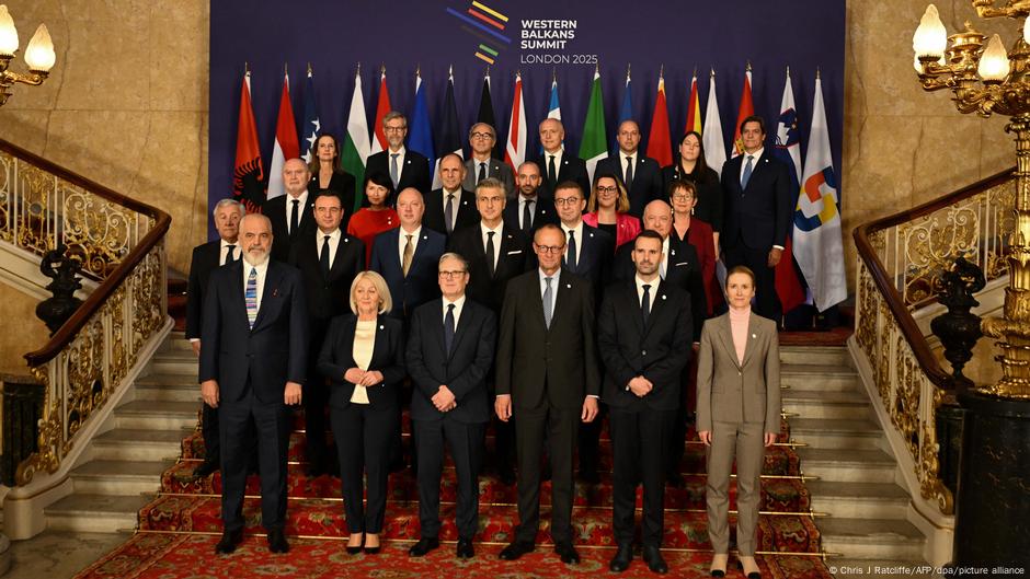 Zajednička fotografija učesnika konferencije u Londonu