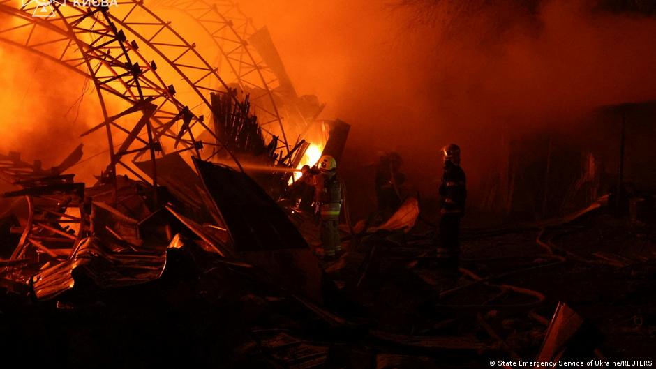 Нічна атака на Україну: війська РФ запустили 128 дронів, 31 - влучив