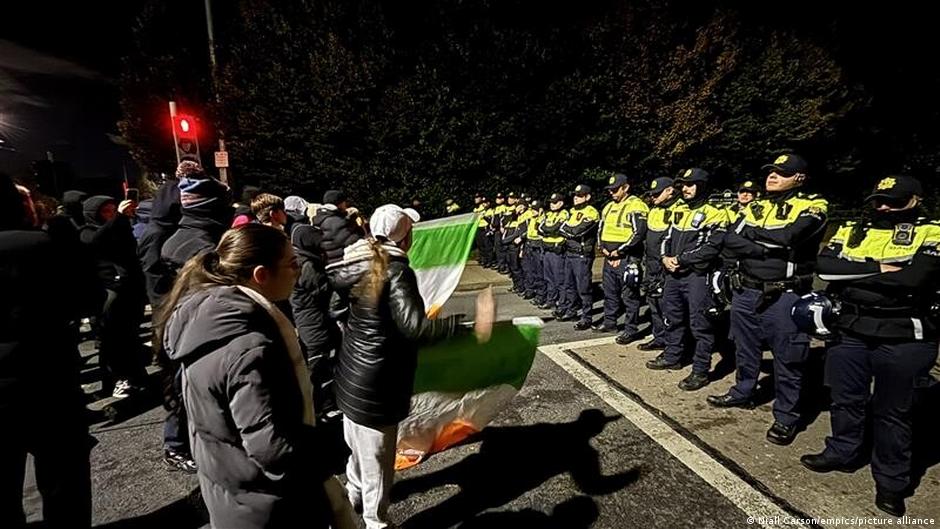 Erneut Ausschreitungen vor Asylbewerberunterkunft in Dublin