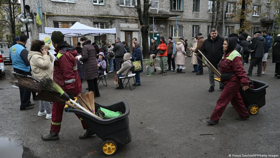 Україну атакували понад 100 ударних дронів РФ, п'ять влучили