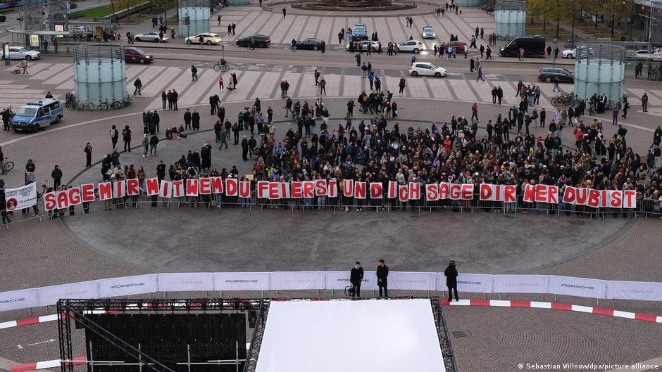 У Лейпцигу пройшов мітинг проти соліста Rammstein Ліндеманна