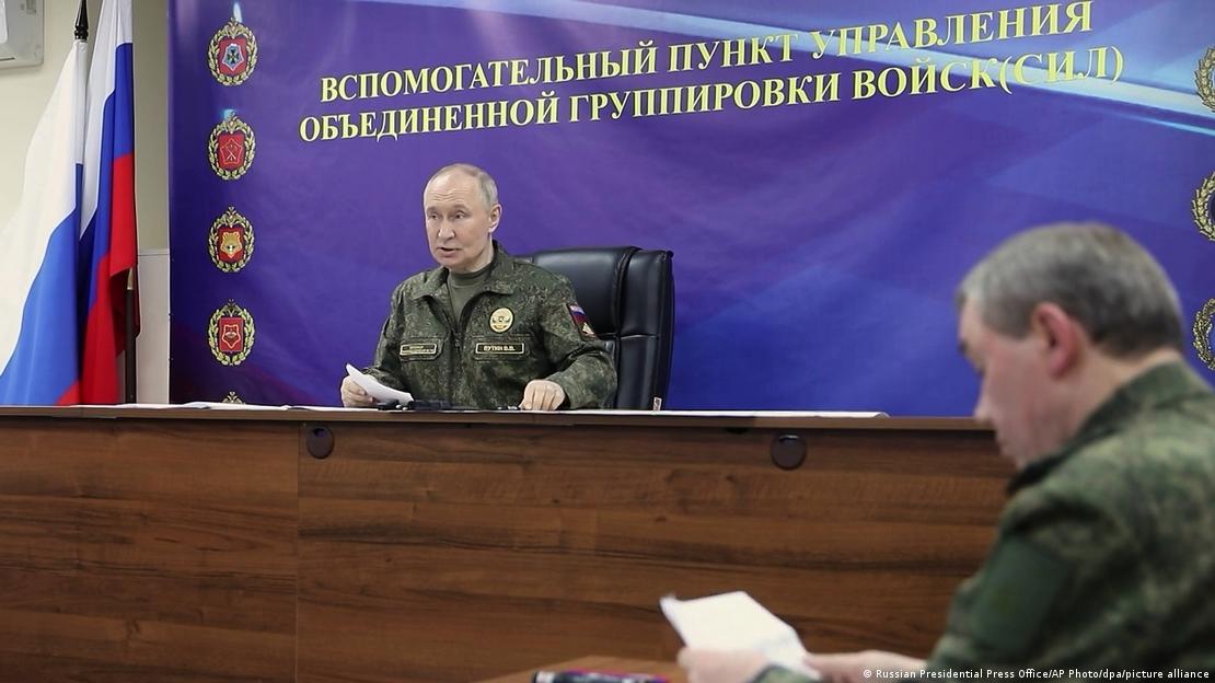 O presidente russo, Vladimir Putin, durante uma visita ao comando das Forças Armadas da Rússia em outubro de 2025.