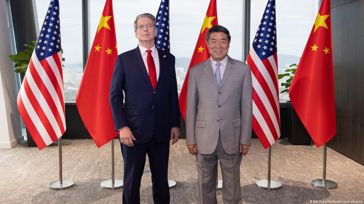 特朗普第二次上任后，中美再度爆发关税战，之后双方在伦敦、斯德哥尔摩、吉隆坡等地展开多轮贸易谈判。