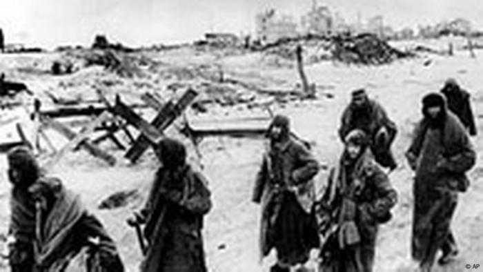 1943年1月底，大批德国士兵在斯大林格勒被俘虏