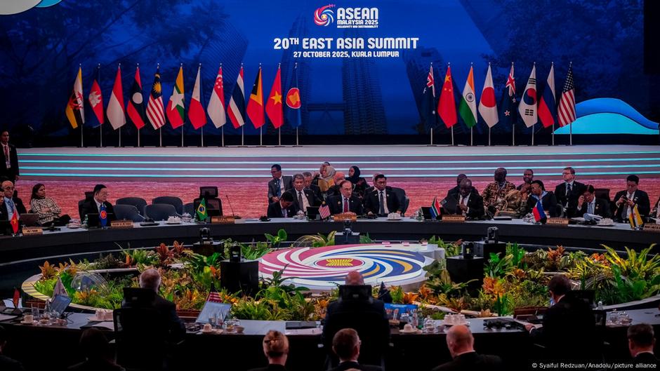 ማሕደረ ዜና፣ የASEAN ጉባኤ፣ የትራምፕ ጉብኝትና የሲኖ-አሜሪካ ድርድር ማሕደረ ዜና፣ የASEAN ጉባኤ፣ የትራምፕ ጉብኝትና የሲኖ-አሜሪካ ድርድር