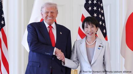 US-Präsident Trump und Japans Regierungschefin Takaichi unterzeichnen ein Abkommen zu Seltenen Erden.