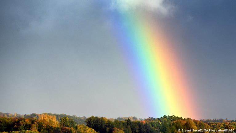 Why rainbows have seven colors, and how they form