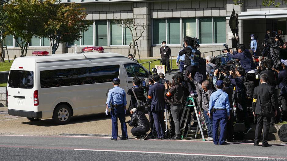 Japan: Man accused of killing Shinzo Abe pleads guilty  DW  10/28/2025