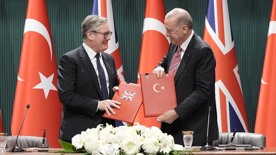 Starmer i Erdogan: Potpisan ugovor o kupovini borbenih aviona