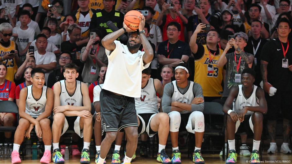 Lebron Džejms je bio u Kini u septembru, što je izazvalo veliko uzbuđenje i doprinelo osećaju da je povratak NBA u Kinu neizbežan