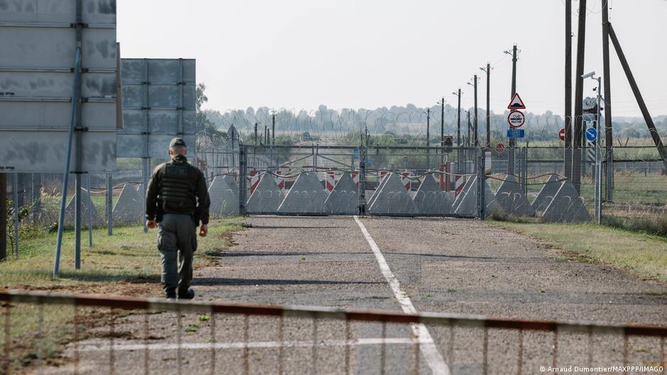 Poland Halts Belarus Border Openings, Backs Lithuania Amid Security Tensions
