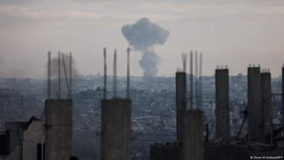 Israel vuelve a bombardear Gaza a pesar del alto el fuego – DW – 29/10/2025