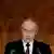 El presidente ruso habla a los micrófonos del canal internacional de la televisión rusa.