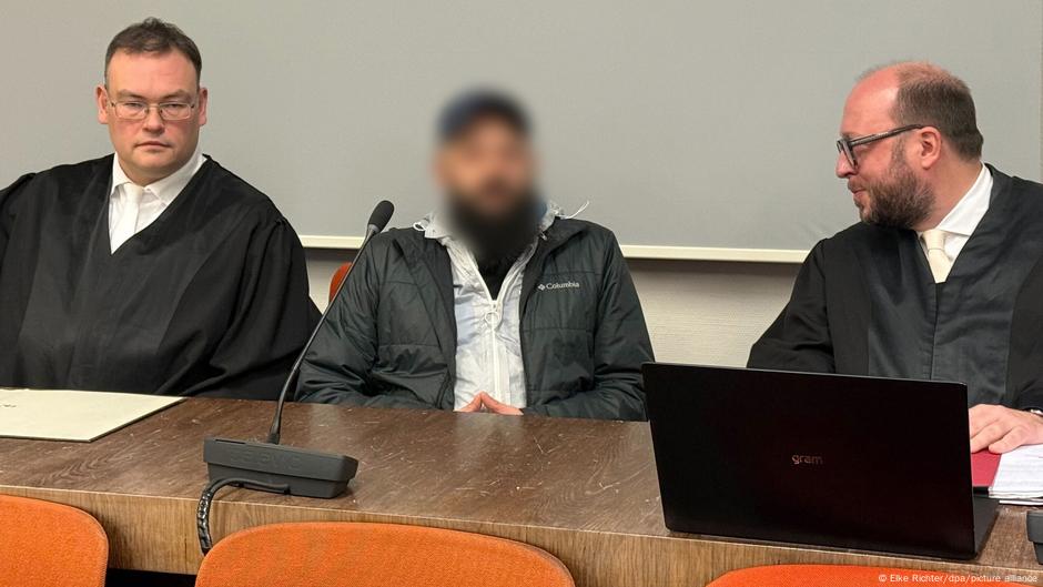 Germany news: Munich court jails man for spying for Russia  DW  10/30/2025