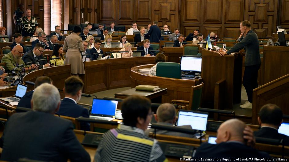 В Латвии одобрили запрет на импорт книг и игрушек из РФ и Беларуси