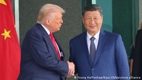 چین صدر شی جن پنگ اپنے امریکی ہم منصب ٹرمپ کے ساتھ 