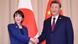 Cumbre APEC 2025 | China vs. Japón | Primer encuentro entre Xi Jinping y Sanae Takaichi, se estrechan las manos.