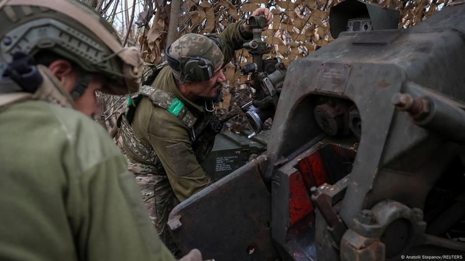 Ukraine says 170,000 Russian troops deployed in Donetsk  DW  11/01/2025