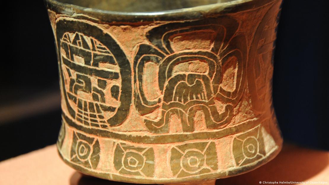 Murales y cerámicas muestran un sistema de escritura ligado al uto-azteca, según los investigadores.