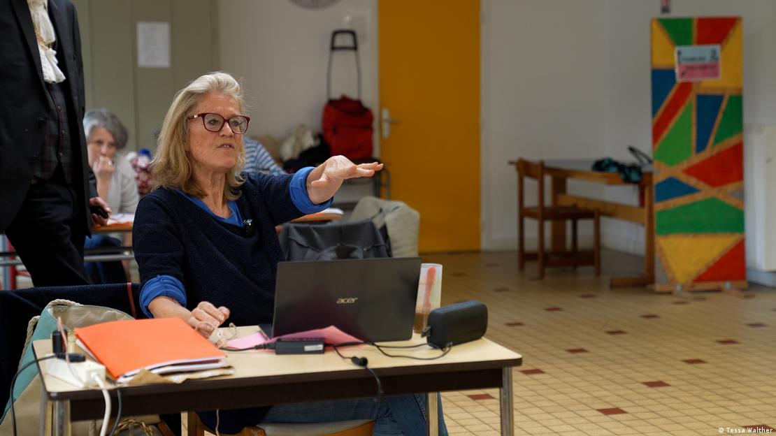 Anne-Sophie Bastin works in Lille as a lawyer. She founded the theater groupe in Lille.