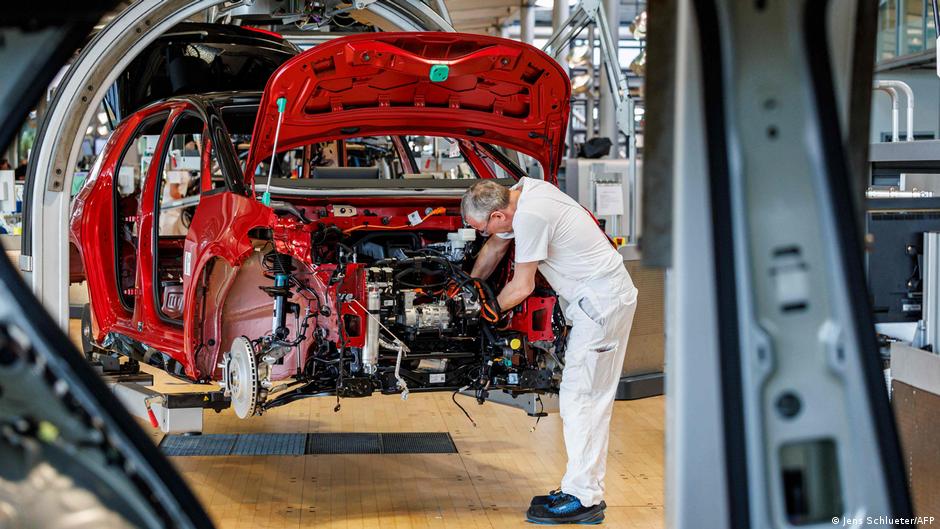 Прибуток автоконцернів Німеччини впав до рівня 2009 року – DW – 16.12.2025