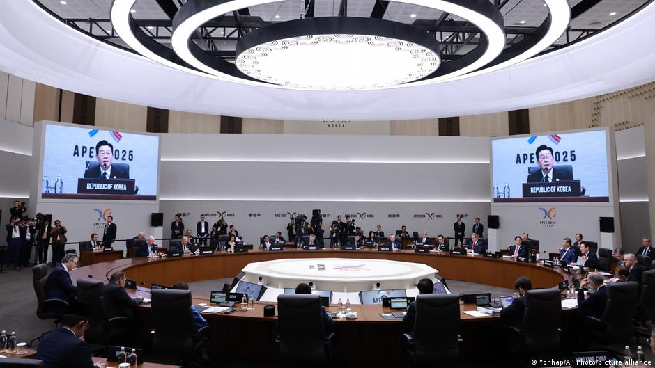 Un ministro de Taiwán realiza inusual visita a China