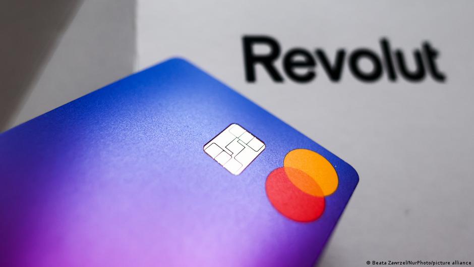 Банк Revolut помилково передав шахраям персональні дані клієнтів