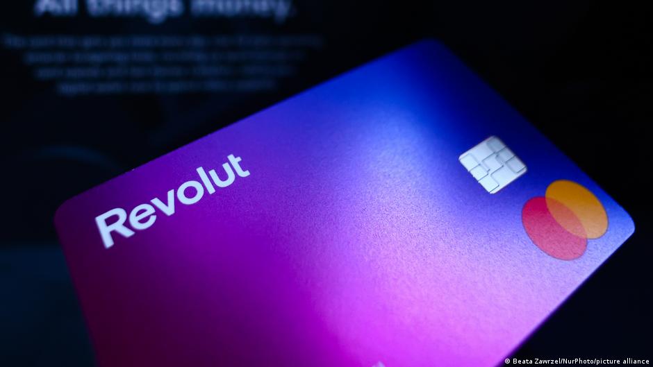 Revolut、国の法律によりウクライナ人のアカウントを閉鎖 – DW – 2025/12/22