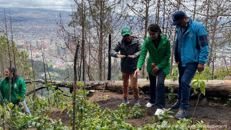 Visita de Cerros Orientales con Adriana Soto, secretaria de ambiente de la alcaldía de Bogotá Visita de Cerros Orientales con Adriana Soto, secretaria de ambiente de la alcaldía de Bogotá