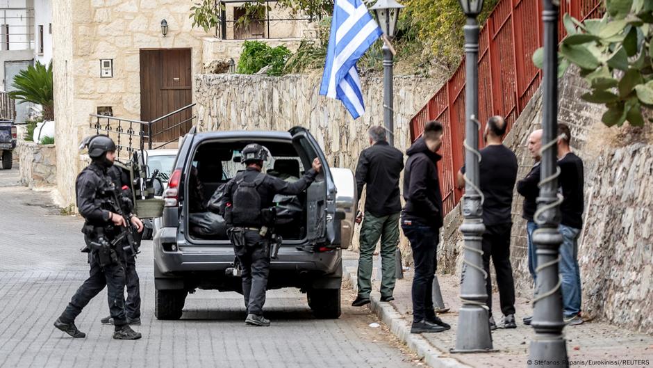 FR: Η κρητική βεντέτα «φοβίζει» και τους τουρίστες