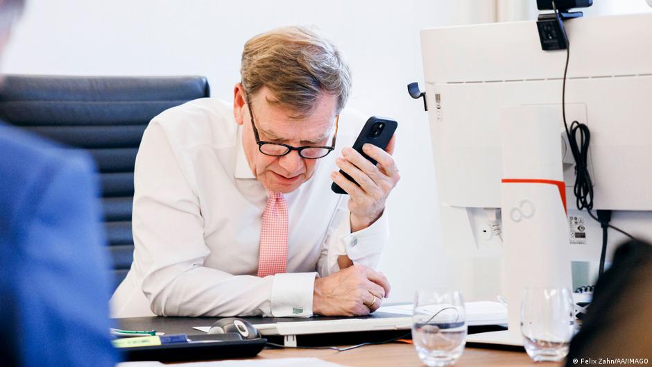 Germany news: FM Wadephul heads for Western Balkans DW 11/16/2025