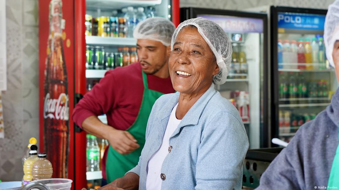 Darlisa Eusébio em seu restaurante