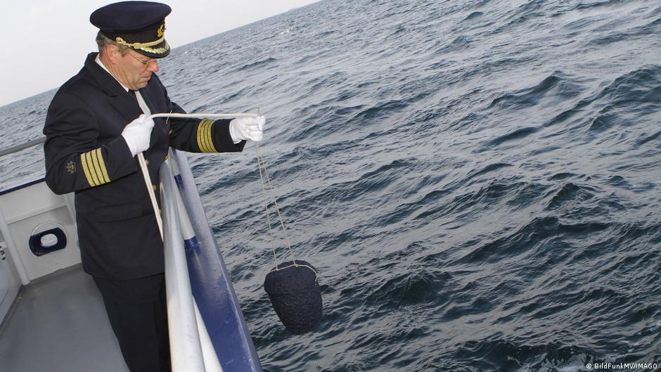 Funerals: From the extraordinary to eco-friendly  DW  11/21/2025