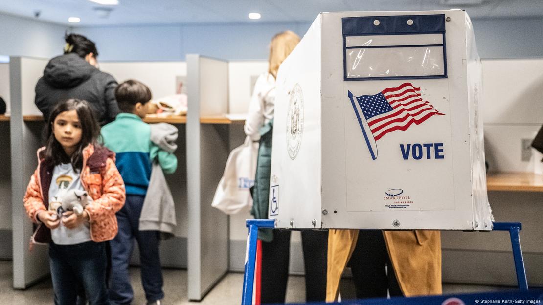 نیویارک میں میئر کے انت‍خاب کے لیے ووٹنگ