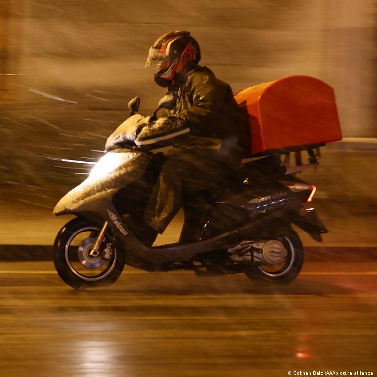 Türkiye'nin motokurye sorunu: Ölümüne teslimat