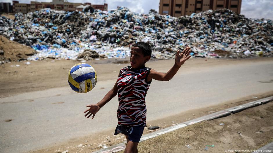 Over half a billion children live in conflict zones report DW 11/04/2025