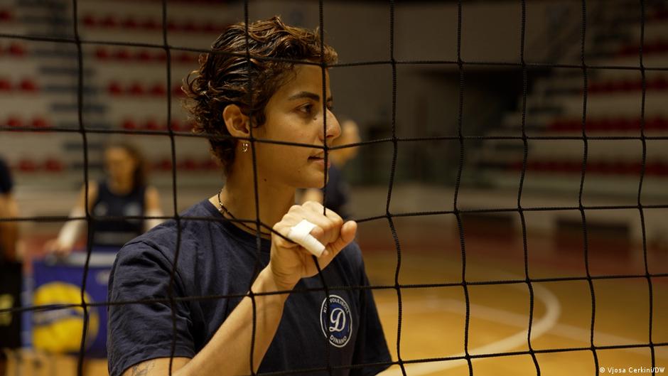 Lojtarja e volejbollit  e shkatërruar  nga hetimi i gjinisë në Shqipëri