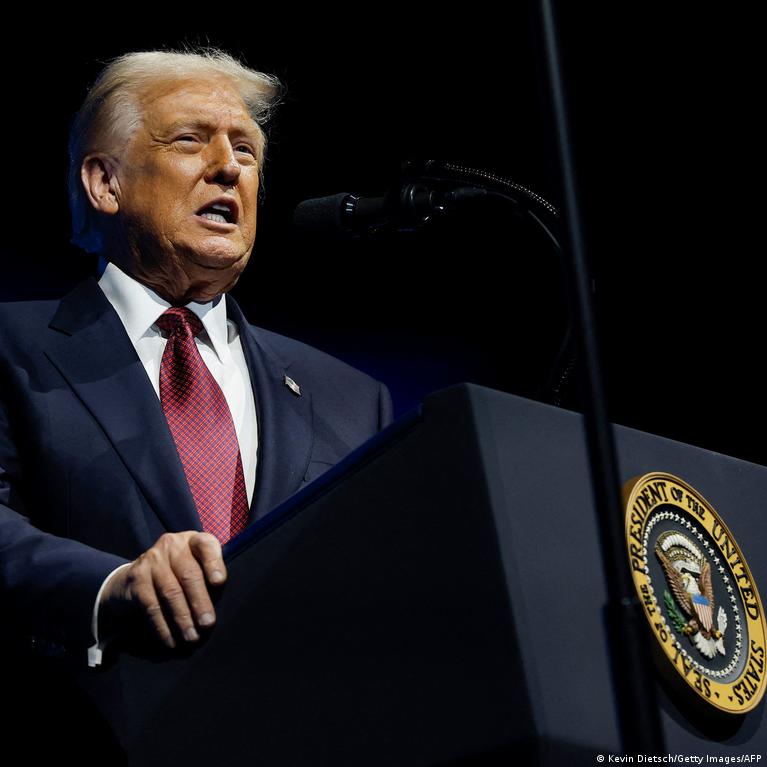 Trump'tan ABD'lilere 2 bin dolar kâr payı vaadi