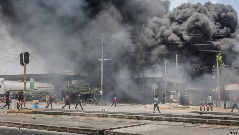 A nation at a crossroads: Tanzania's muted Independence Day – DW – 12