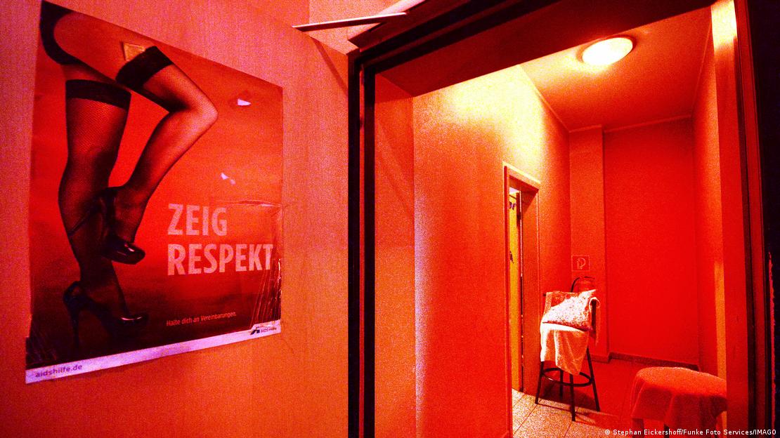 زشتہ سال کے آخر تک جرمنی کے 22 سو سے زائد قحبہ خانوں میں تقریباً 32,300 جسم فروش خواتین موجود تھیں جبکہ اصل اعداد و شمار اس سے کئی گنا زیادہ ہو سکتے ہیں