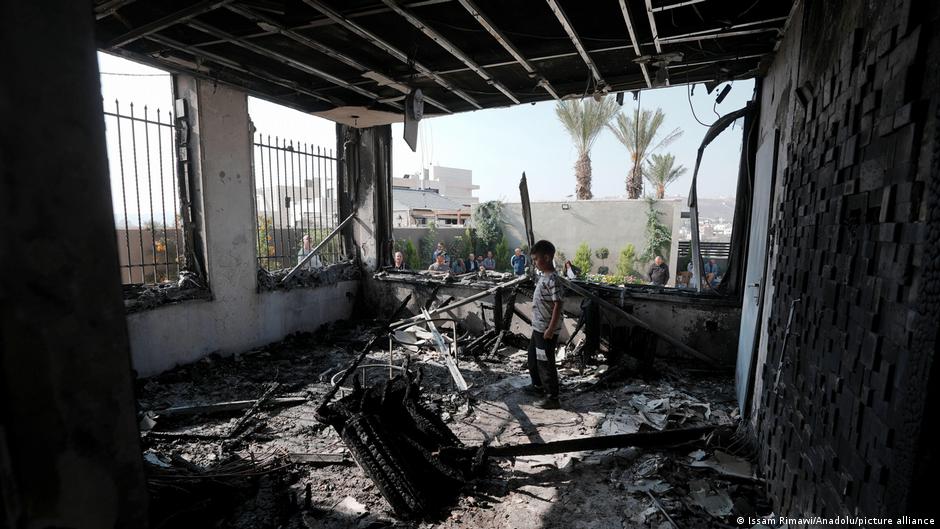 شهود: اعتداءات عنيفة لمستوطنين إسرائيليين على صحفيين وفلسطينيين بالضفة 