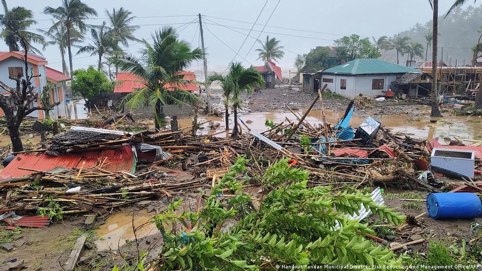 Philippines: Over a million evacuate as super typhoon nears DW 11/09/2025