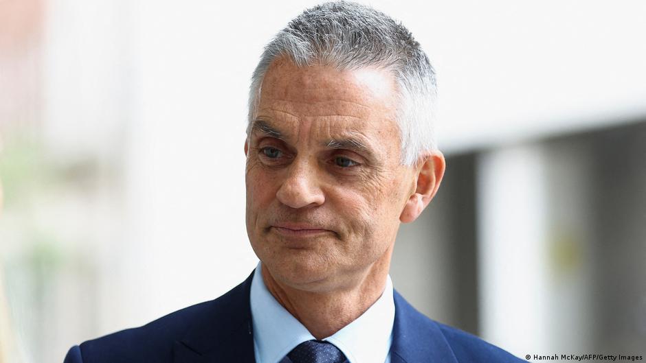 Generalni direktor Bi-Bi-Sija Tim Dejvi (na fotografji) i urednica informativnog programa Debora Turnes u nedelju su podneli ostavke