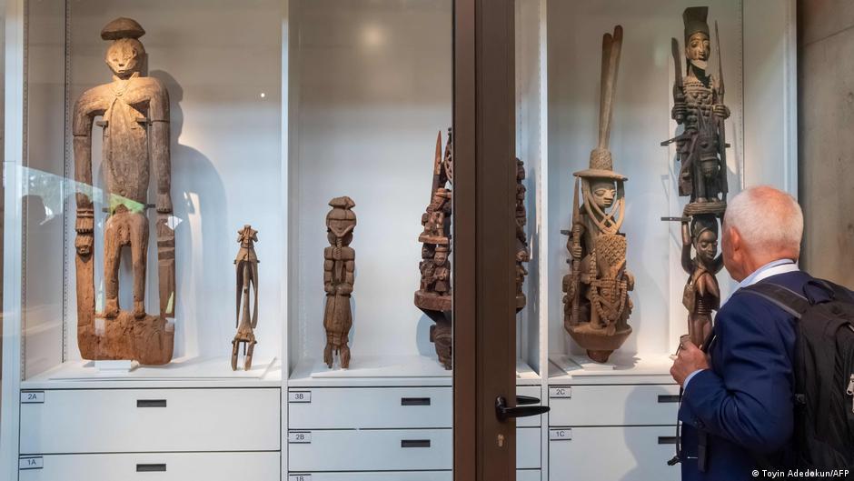 Returned artifacts reignite Nigeria's restitution debate – DW – 11
