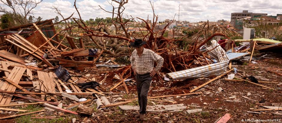 Destruição causada por tornado em Rio Bonito do Iguaçu, no Paraná